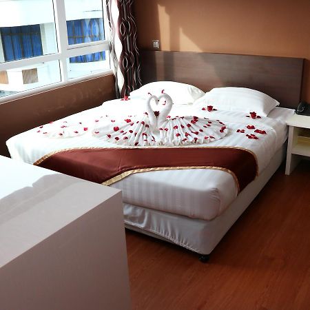 Beauty Land Hotel Yangón Exterior foto